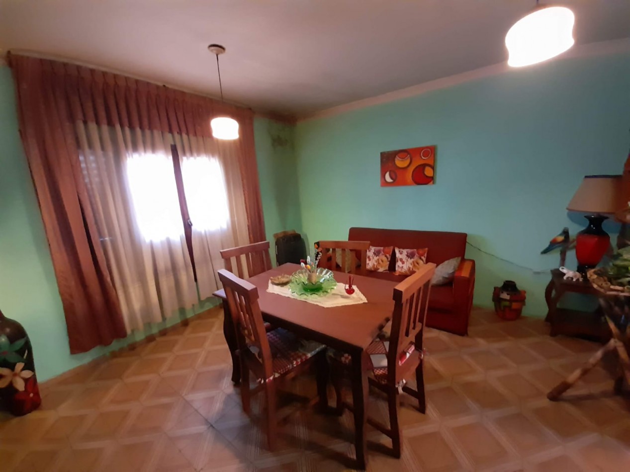 APTO CREDITO BANCOR EN B° VILLA ADELA: VENDO CASA DE 3 DORMITORIOS MEJOR ZONA, CON PATIO