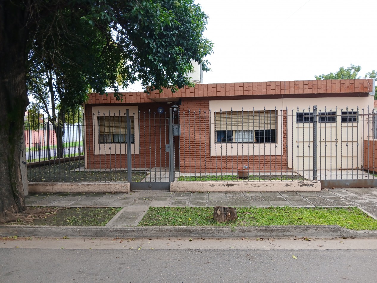 B° ATE: VENDO CASA DE 3 DORMITORIOS A 2 CUADRAS DEL MC DONALD ´S RUTA 20
