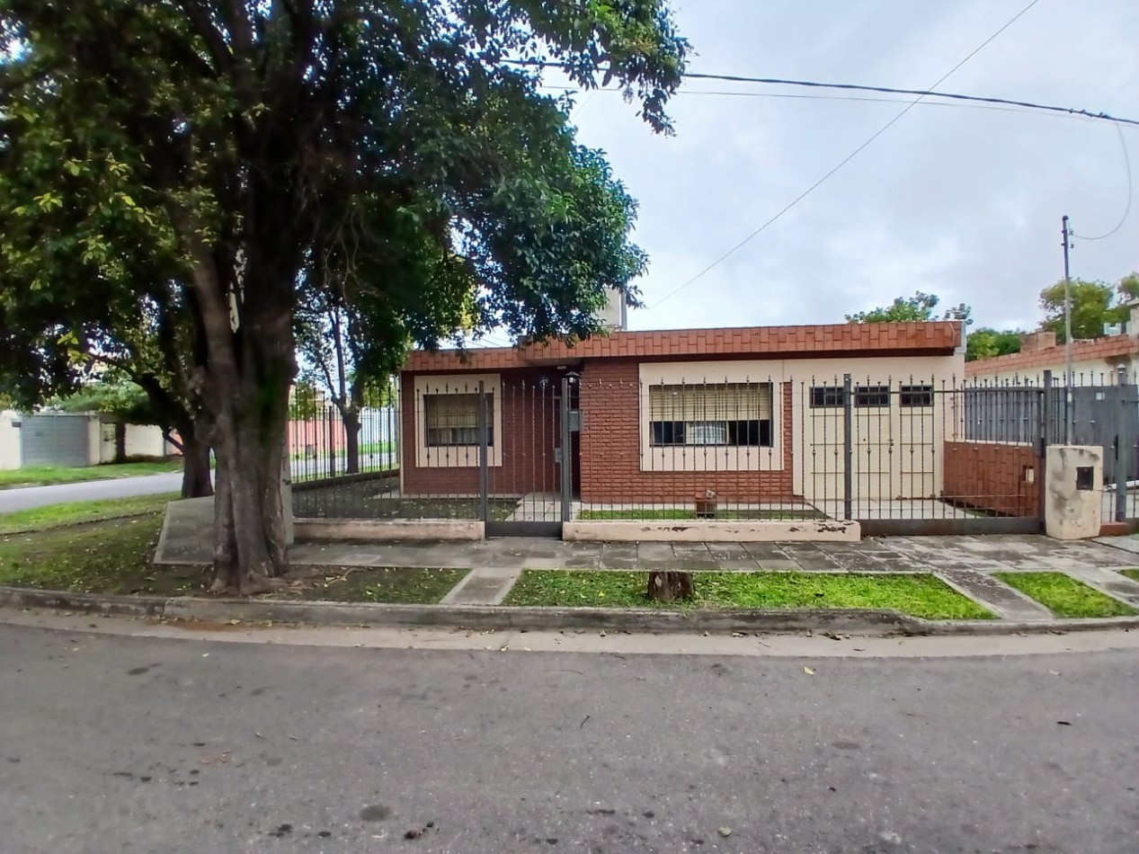 B° ATE: VENDO CASA DE 3 DORMITORIOS A 2 CUADRAS DEL MC DONALD ´S RUTA 20