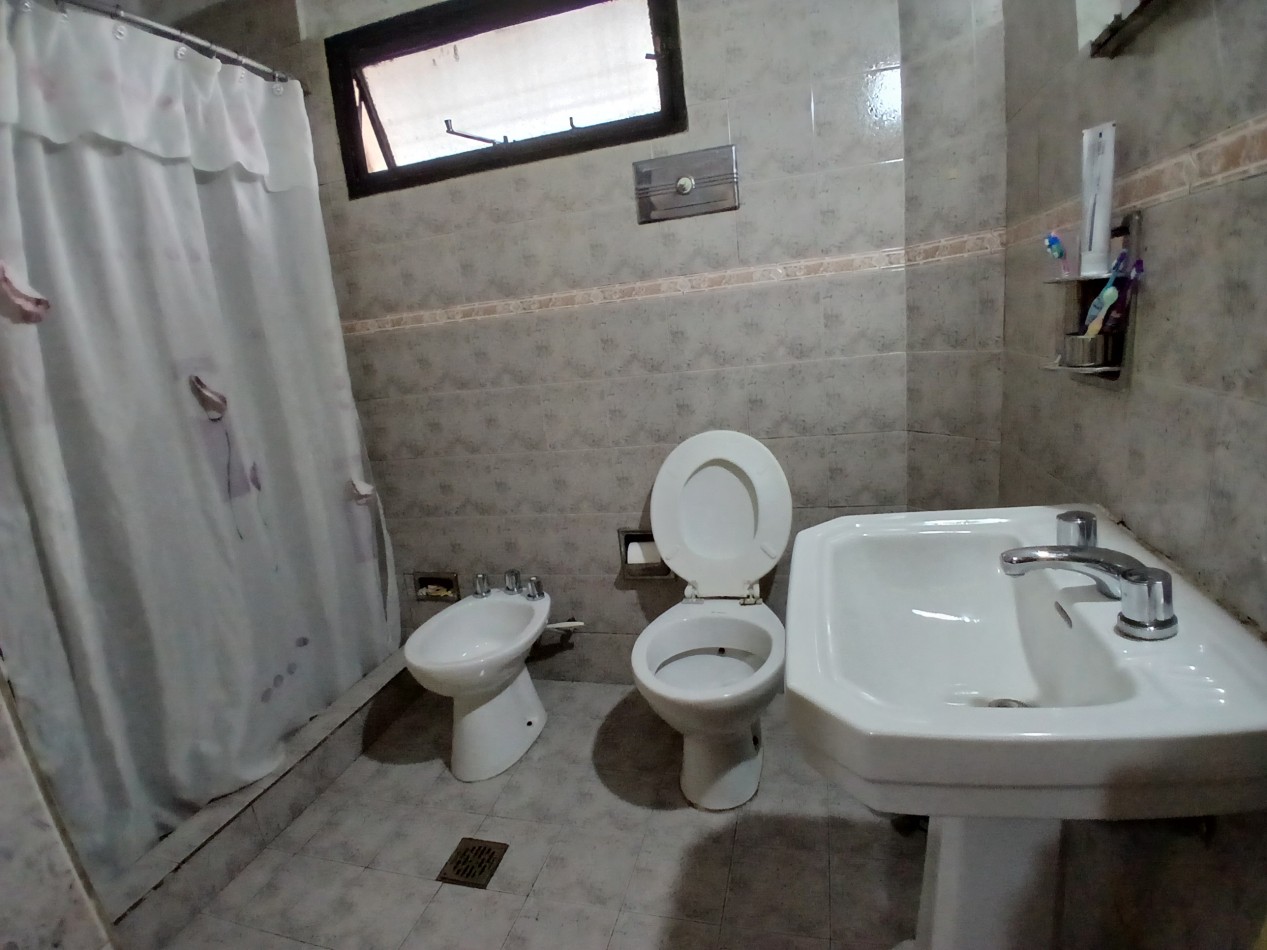 B° ATE: VENDO CASA DE 3 DORMITORIOS A 2 CUADRAS DEL MC DONALD ´S RUTA 20