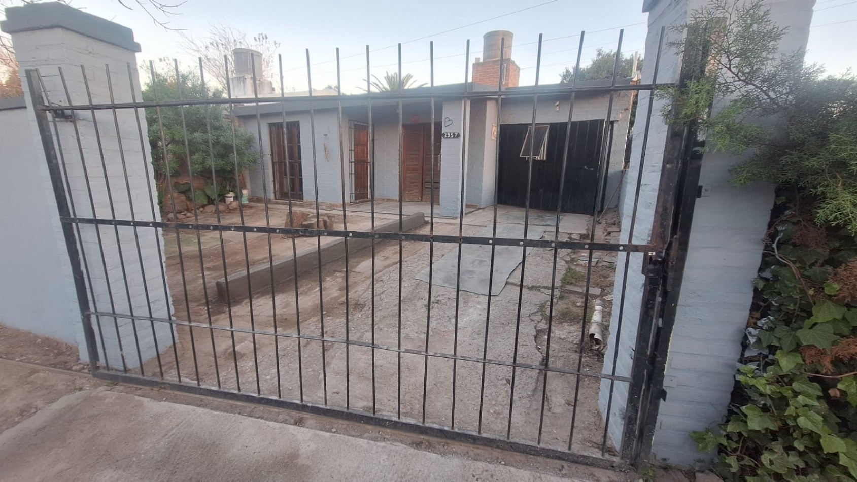 APTO CREDITO BANCOR: EN Bo AMEGHINO NORTE VENDO CASA DE 3 DORMITORIOS SOBRE TERRENO DE 500 M2