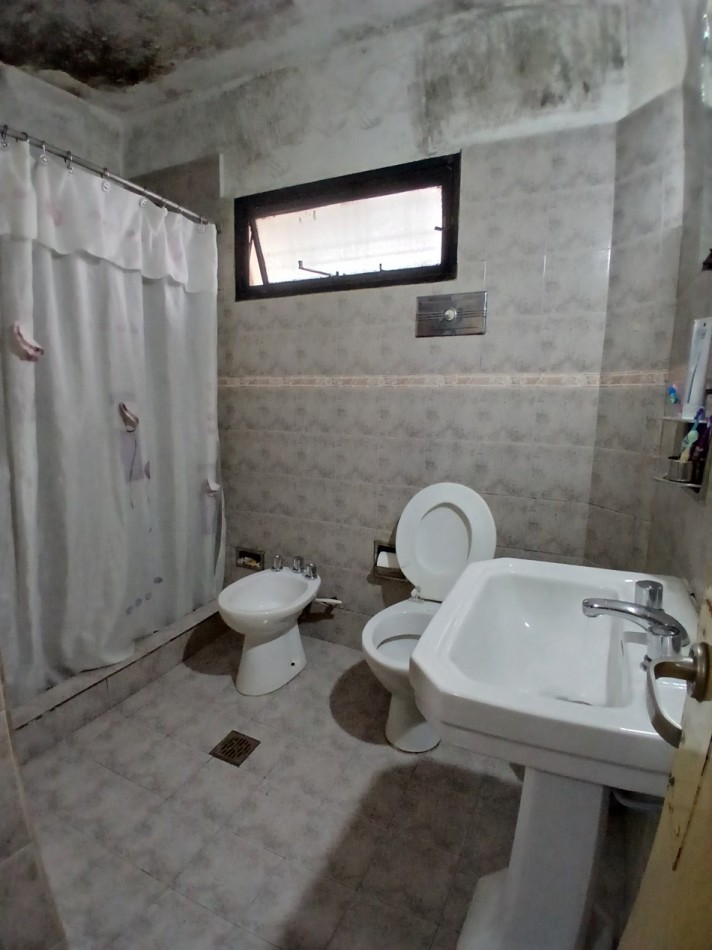 B° ATE: VENDO CASA DE 3 DORMITORIOS A 2 CUADRAS DEL MC DONALD ´S RUTA 20