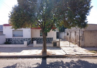 B° MARIANO FRAGUEIRO: ALQUILO DEPTO SENCILLO DE 2 DORMITORIOS CON PATIO Y ENTRADA PARA AUTOS